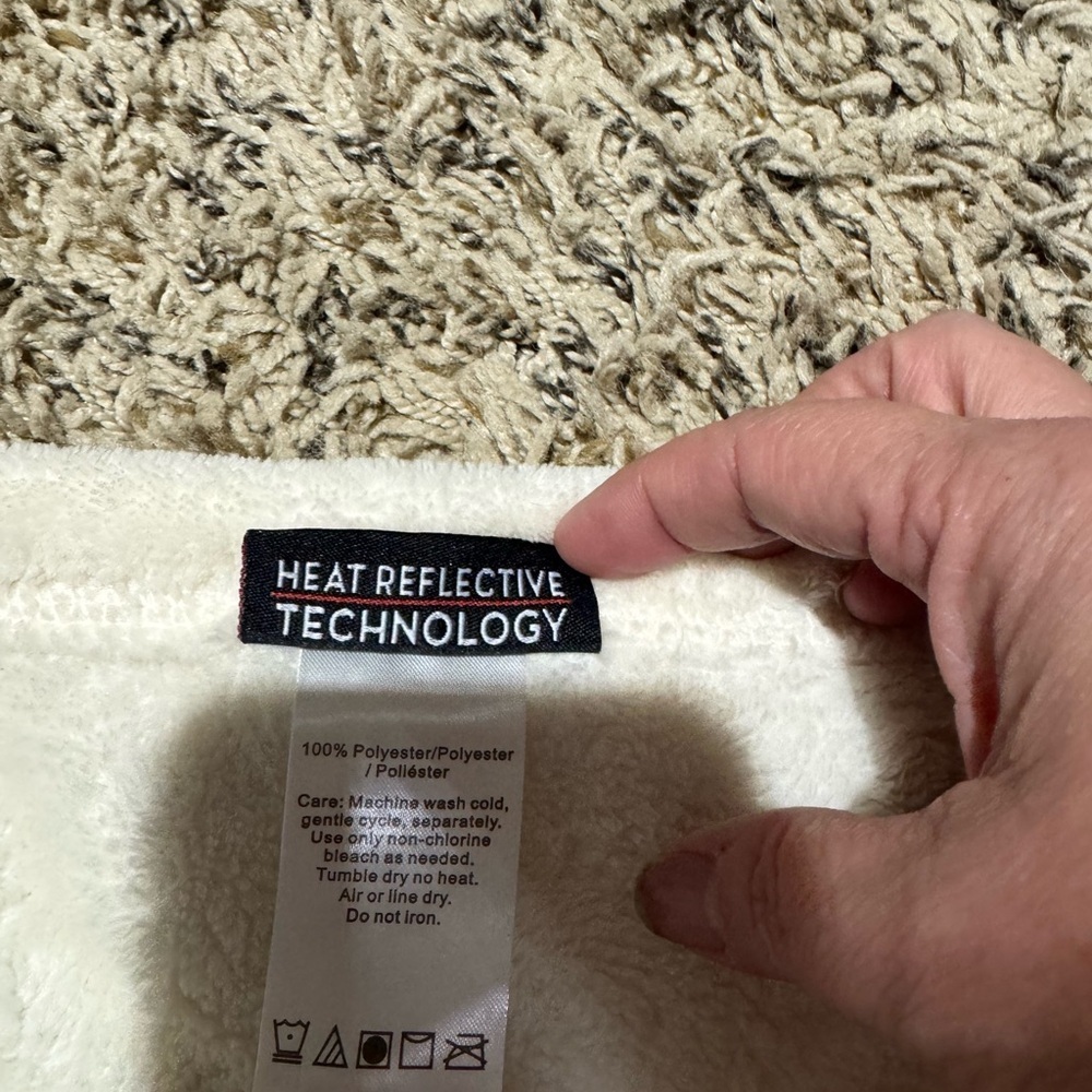 Soft Cream Blanket Size 48X73 - Picture 3 of 3